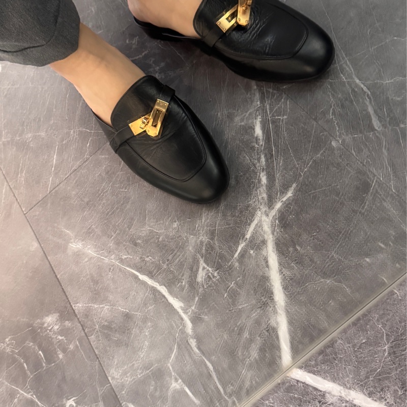 Hermes kelly缺貨黑金配色Kelly 凱莉玫瑰金扣穆勒鞋 38號-3