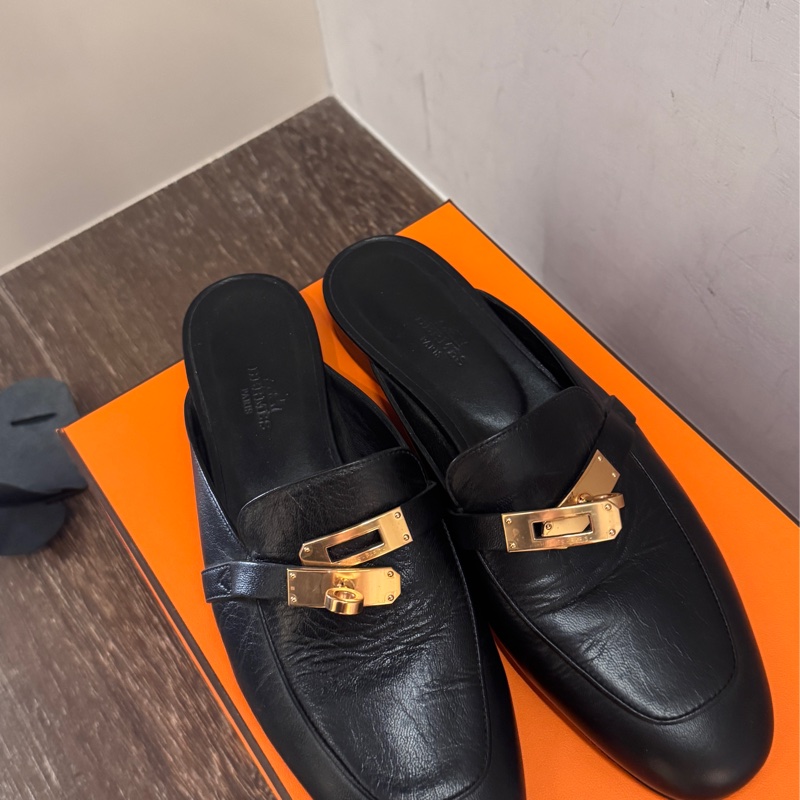 Hermes kelly缺貨黑金配色Kelly 凱莉玫瑰金扣穆勒鞋 38號-5