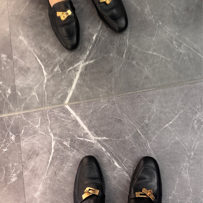 Hermes kelly缺貨黑金配色Kelly 凱莉玫瑰金扣穆勒鞋 38號-7