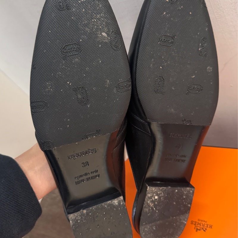 Hermes kelly缺貨黑金配色Kelly 凱莉玫瑰金扣穆勒鞋 38號-18