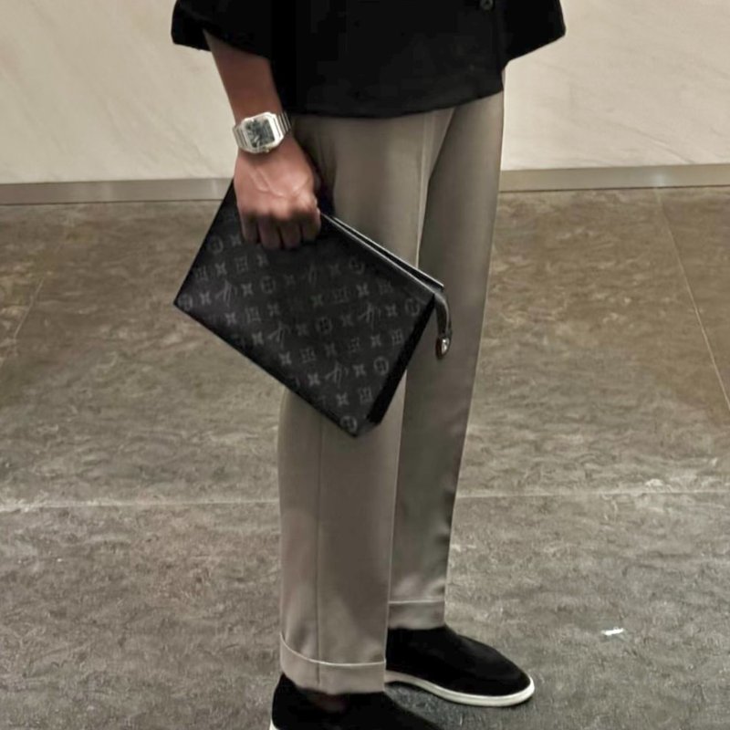 LOUIS VUITTON Pochette Voyage手拿包 - MM灰老花-1