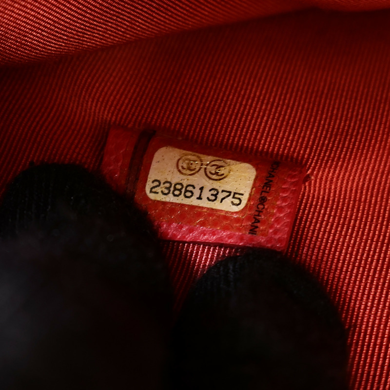 CHANEL 牛皮皮革Pouch金扣手拿包-6