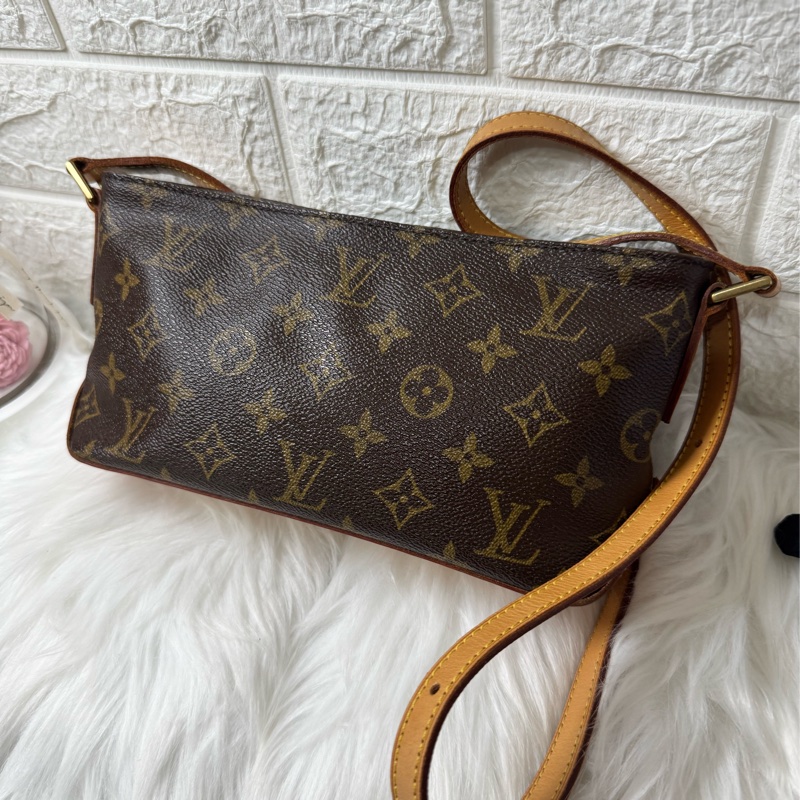 LV 小船包斜背包側背包-2