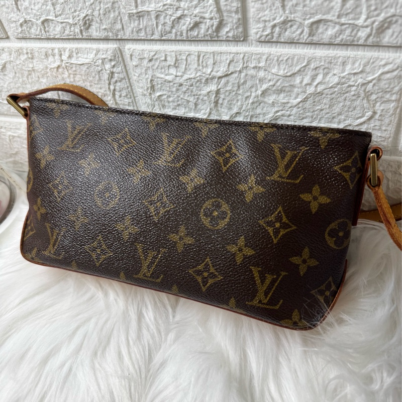 LV 小船包斜背包側背包-6