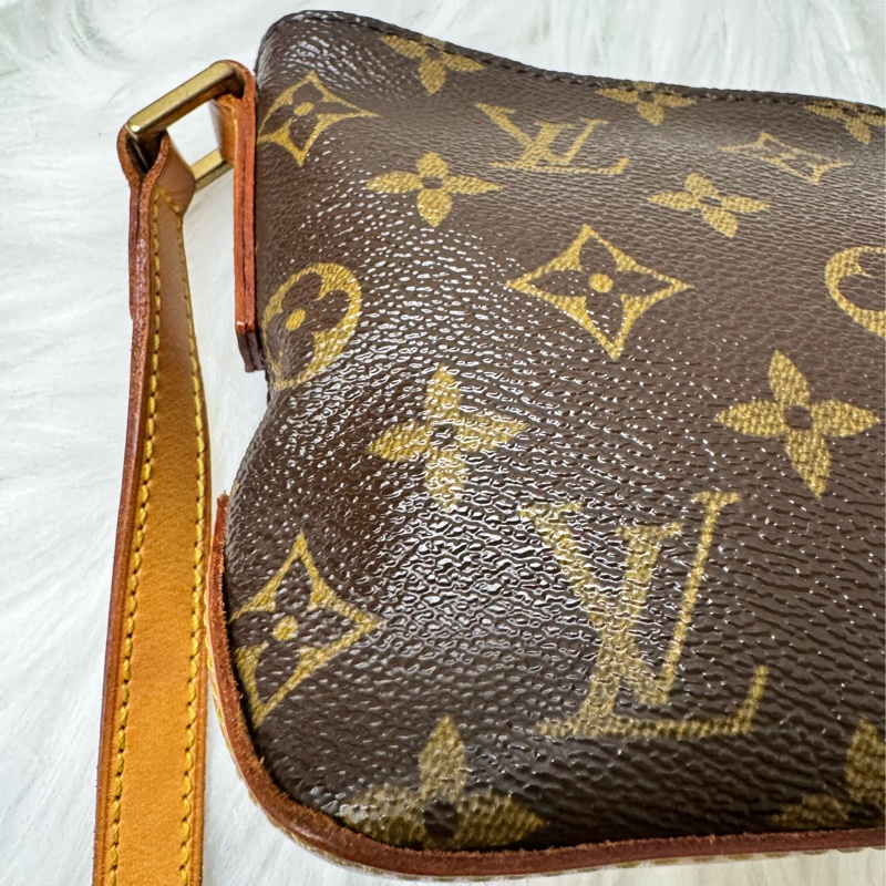 LV 小船包斜背包側背包-23