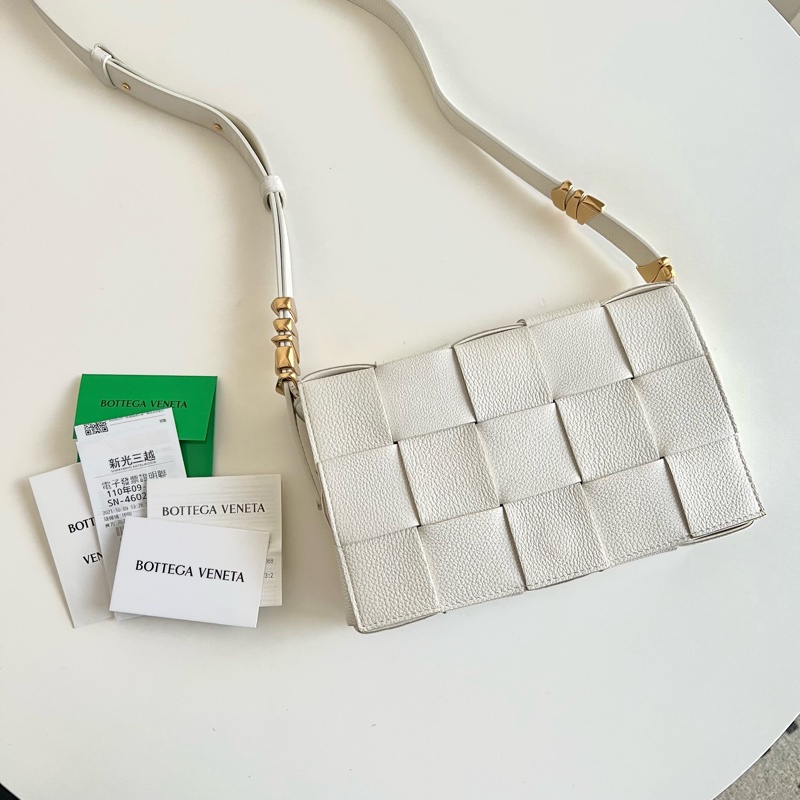BOTTEGA VENETA 編織肩背包/斜背包 (白色)🤍-0
