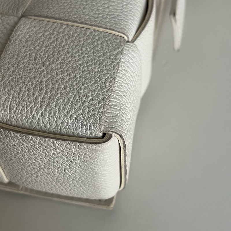 BOTTEGA VENETA 編織肩背包/斜背包 (白色)🤍-10