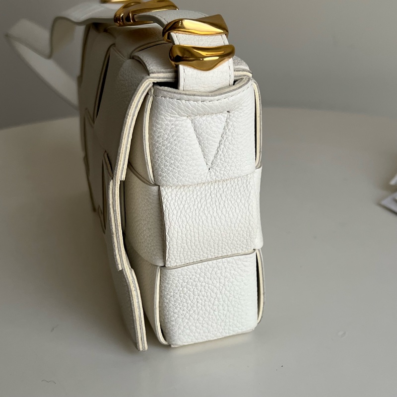 BOTTEGA VENETA 編織肩背包/斜背包 (白色)🤍-21