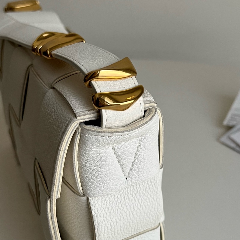 BOTTEGA VENETA 編織肩背包/斜背包 (白色)🤍-22