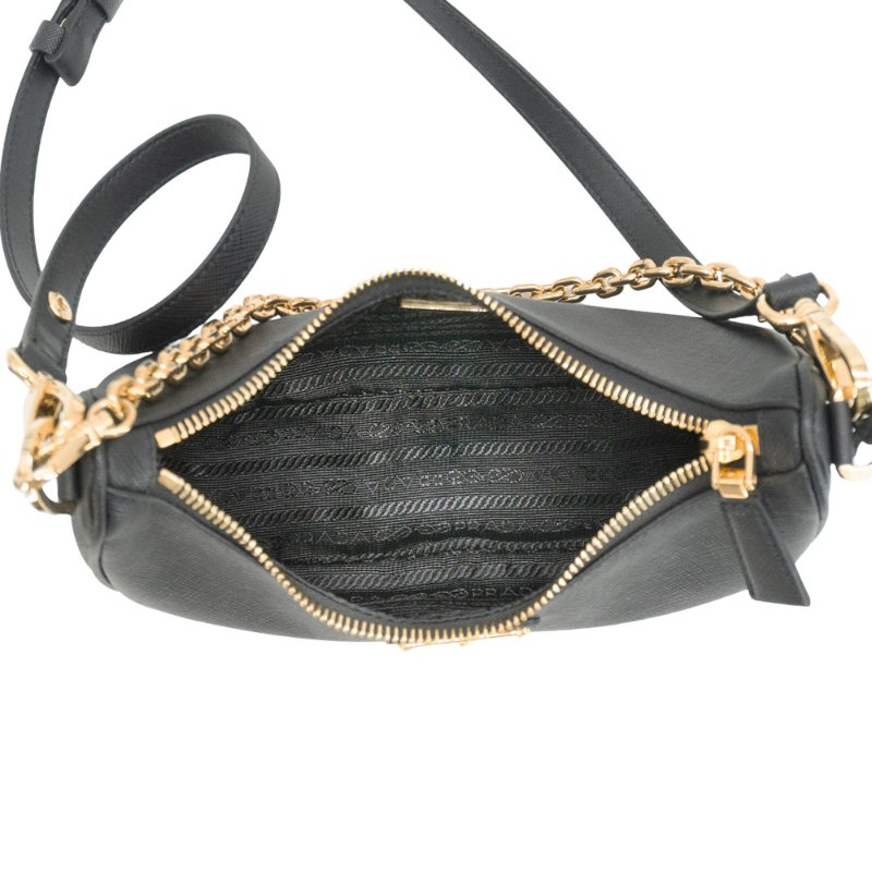 Prada Re-Edition Saffiano 金三角logo防刮皮革鍊帶hobo肩背包(1BC204-黑)-5