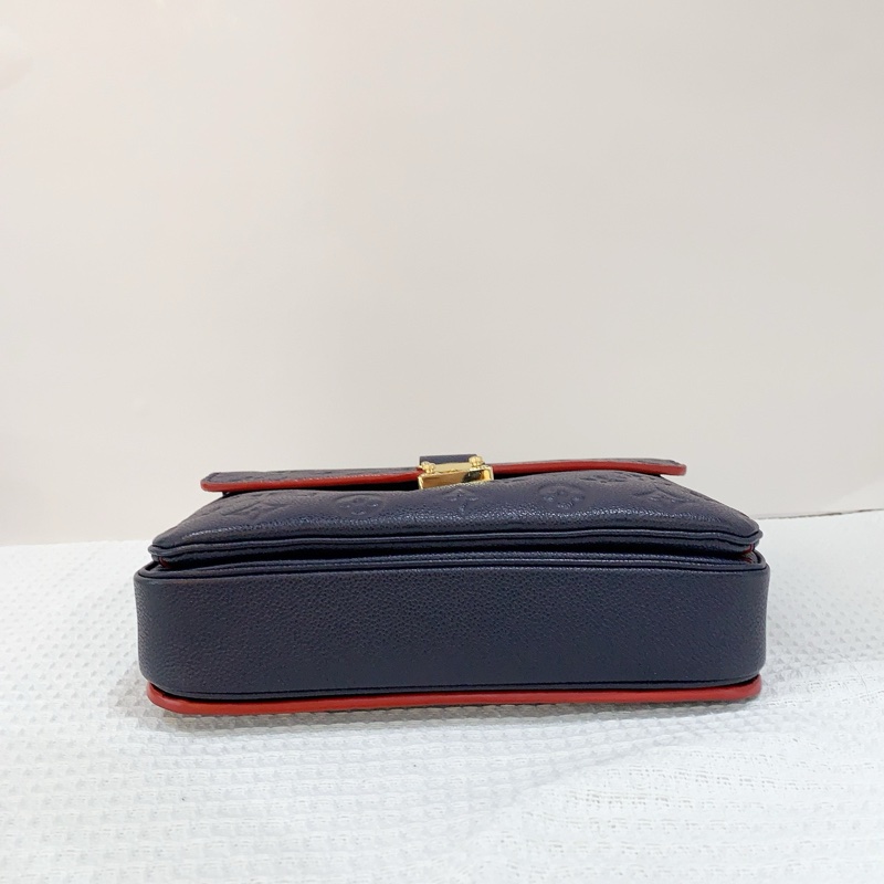 98新LV/路易威登  藍色牛皮壓紋郵差包尺寸24*18*7.5，有塵袋一-4