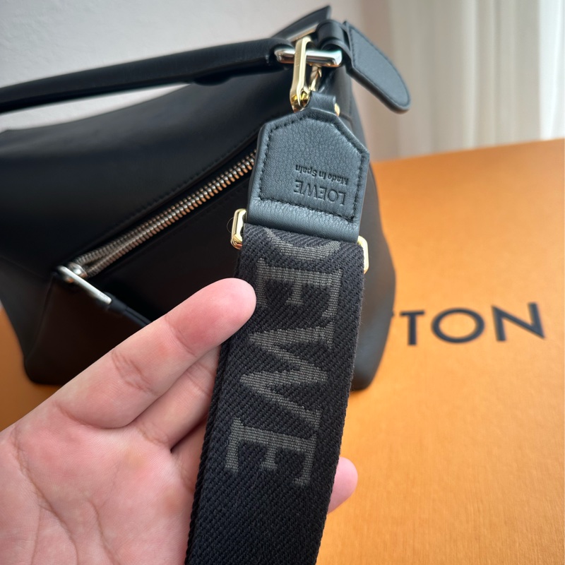 LOEWE 黑皮革SMALL PUZZLE 超好看唷-7