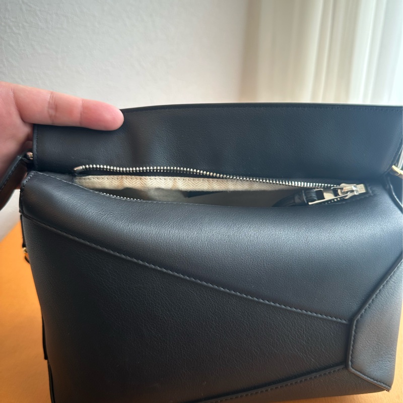 LOEWE 黑皮革SMALL PUZZLE 超好看唷-9