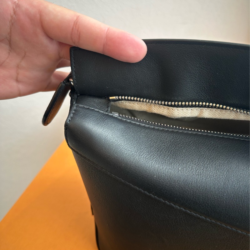 LOEWE 黑皮革SMALL PUZZLE 超好看唷-15