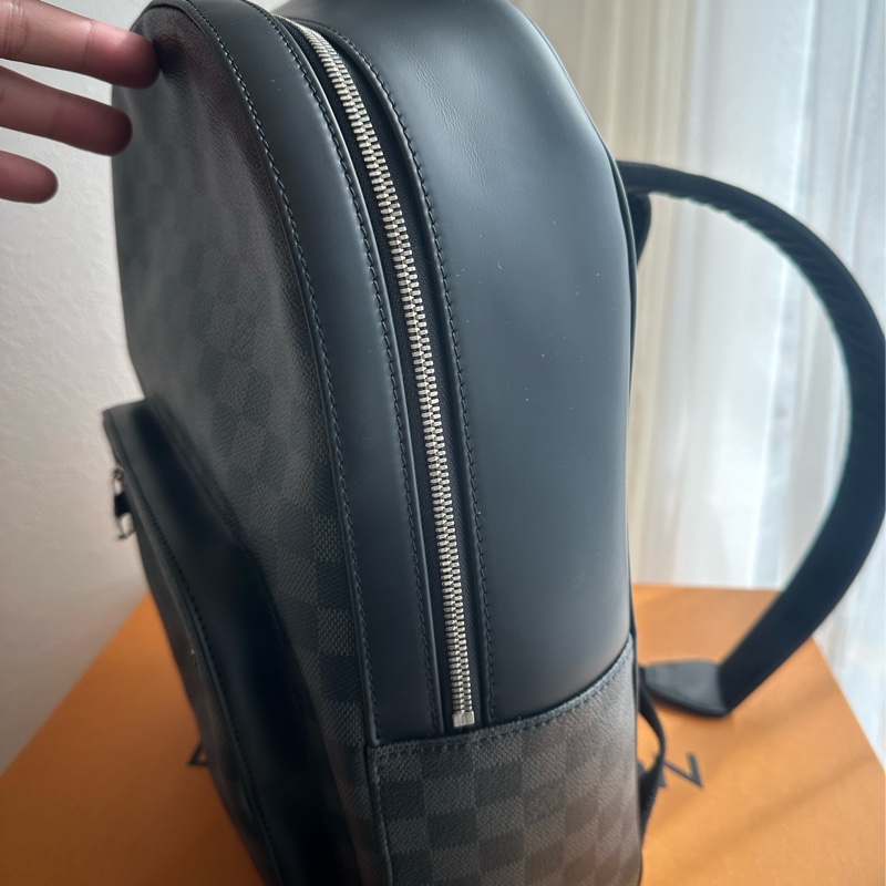 LV 黑棋盤超好看後背包-2