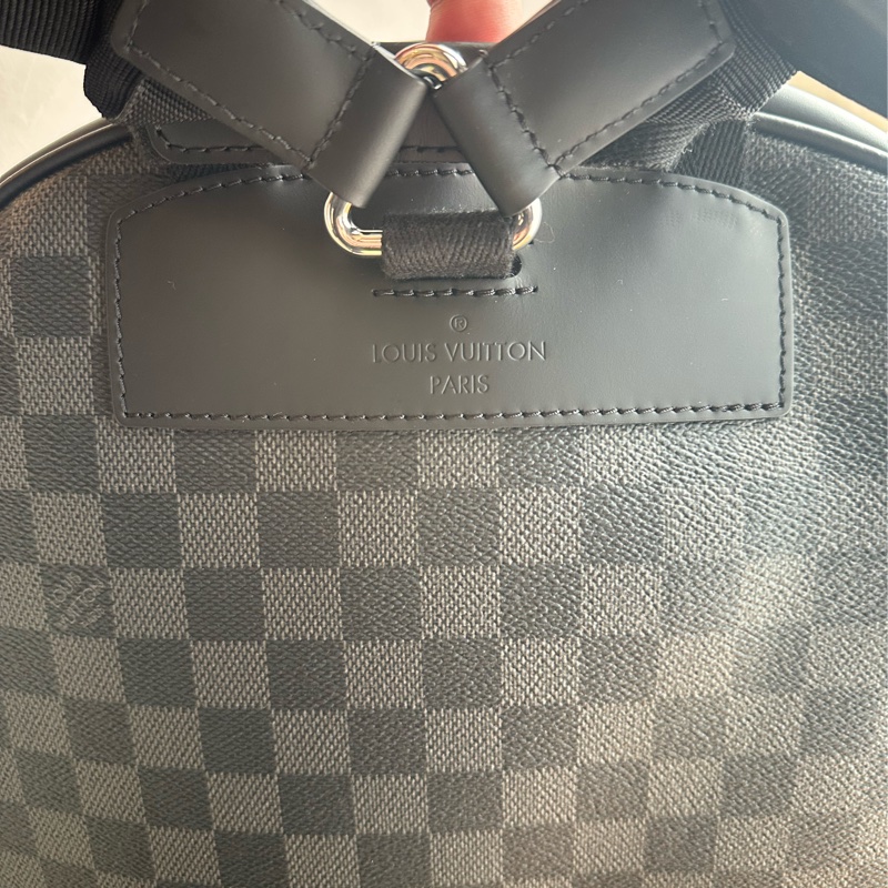 LV 黑棋盤超好看後背包-7