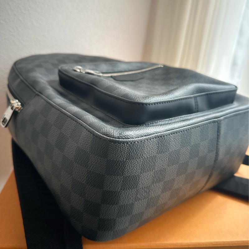 LV 黑棋盤超好看後背包-8