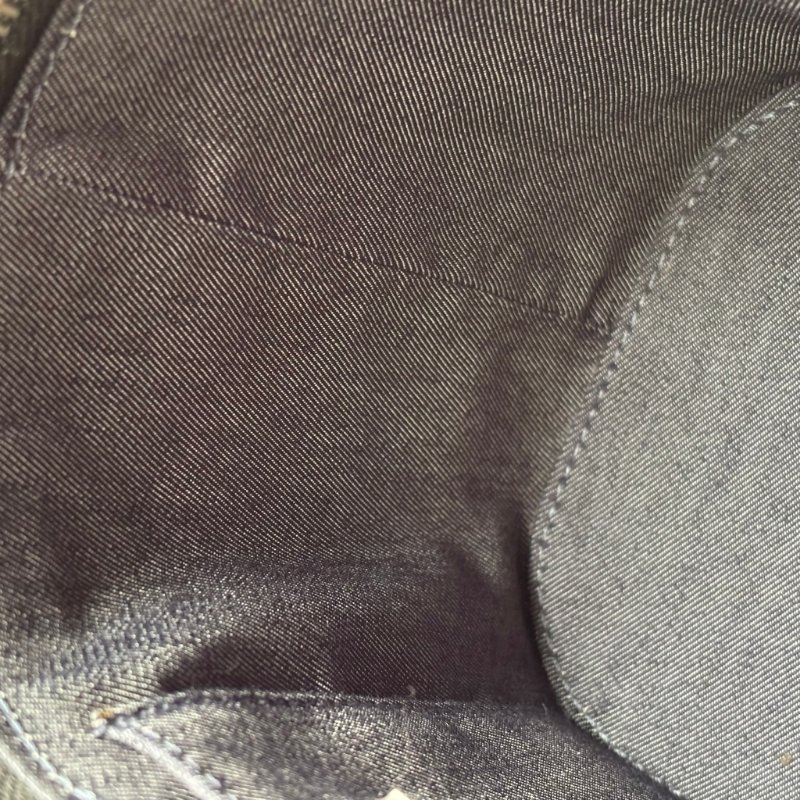 ::CHANEL:: 經典雙C LOGO菱格紋小牛皮圓筒手提/斜背包 化妝箱包 (黑色)-25