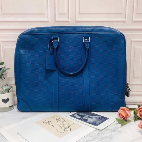 95新LV/路易威登藍色棋盤格純皮男士手提單肩包，尺寸40*6*29，無附件，大號一