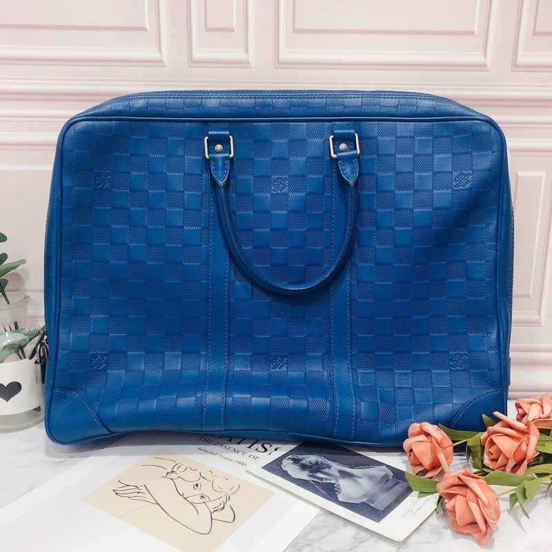 95新LV/路易威登藍色棋盤格純皮男士手提單肩包，尺寸40*6*29，無附件，大號一-1