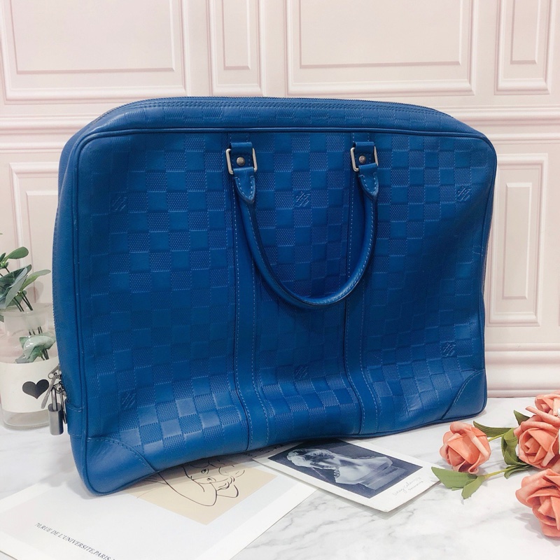 95新LV/路易威登藍色棋盤格純皮男士手提單肩包，尺寸40*6*29，無附件，大號一-7