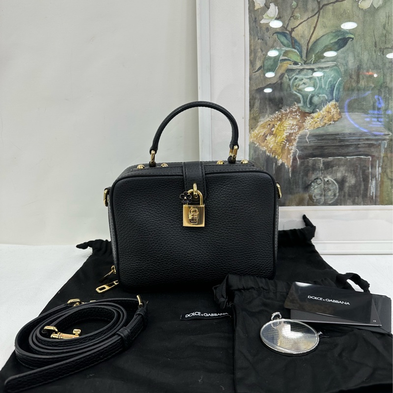 D&G 杜嘉班納dg鎖頭包DG枕頭包義大利製 尺寸約26*19*9厘米-0