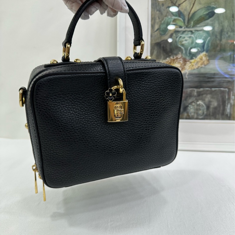 D&G 杜嘉班納dg鎖頭包DG枕頭包義大利製 尺寸約26*19*9厘米-6