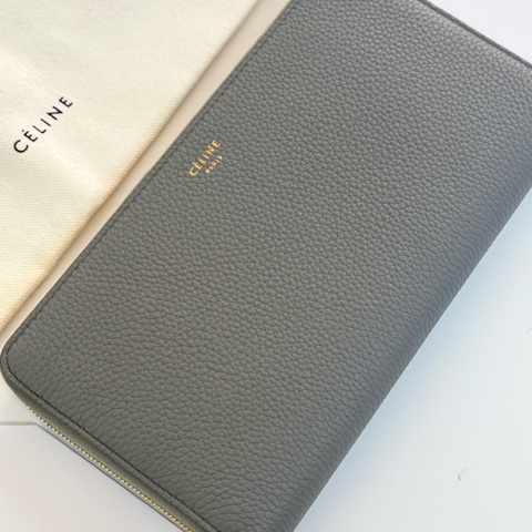 ✔️ Celine 荔枝紋牛皮拉鏈長夾