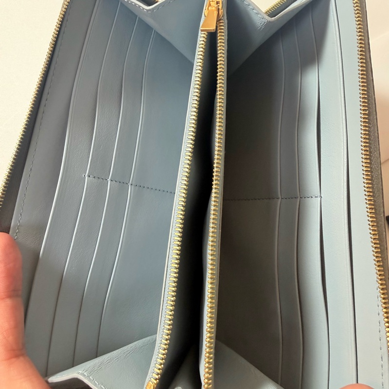 ✔️ Celine 荔枝紋牛皮拉鏈長夾-15