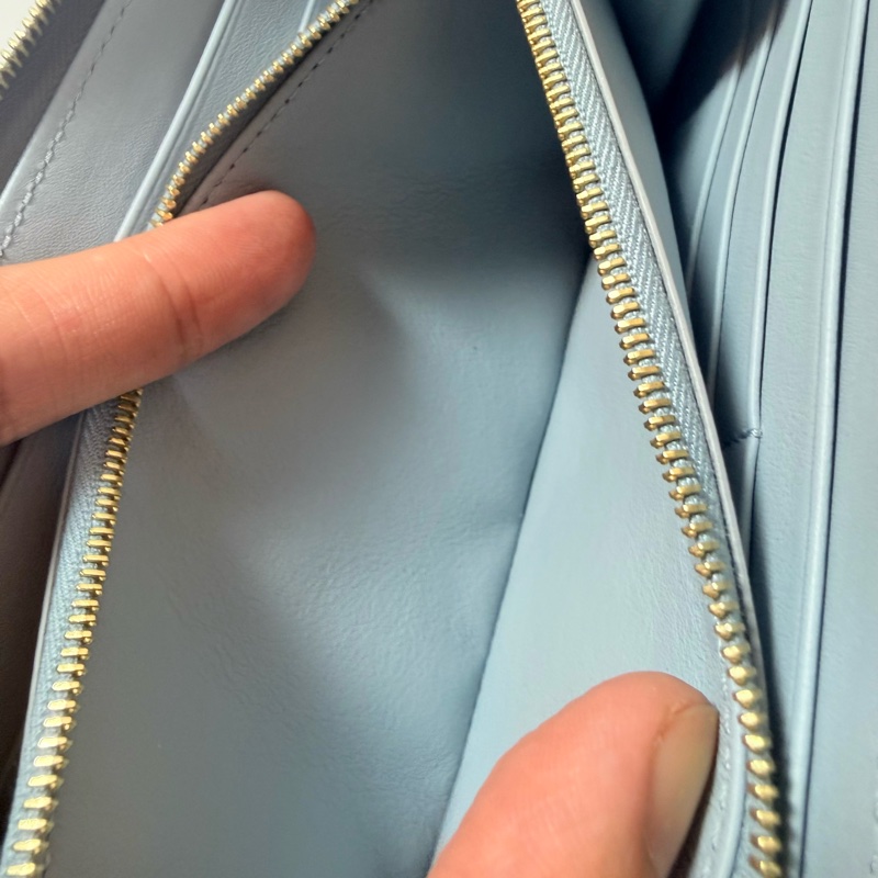 ✔️ Celine 荔枝紋牛皮拉鏈長夾-30