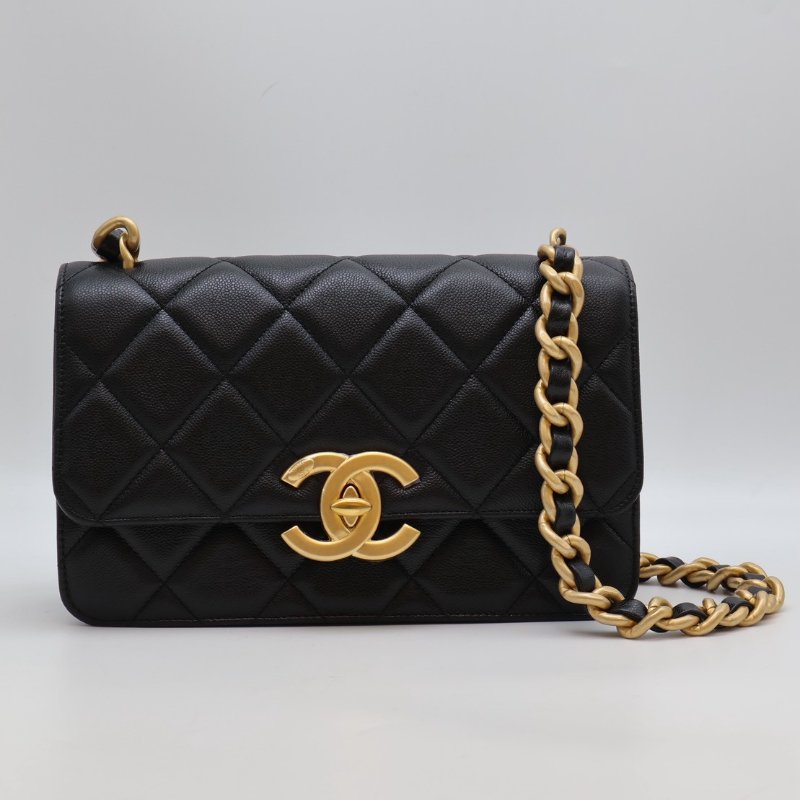 CHANEL 24A大雙C粒面牛皮口蓋包 - 黑金-0