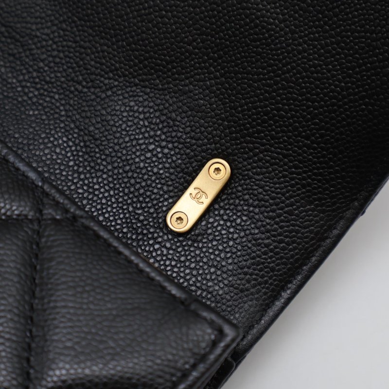 CHANEL 24A大雙C粒面牛皮口蓋包 - 黑金-7