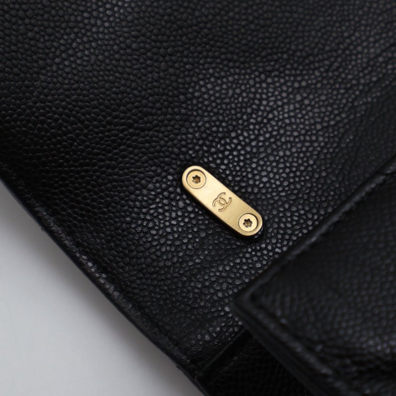 CHANEL 24A大雙C粒面牛皮口蓋包 - 黑金-8