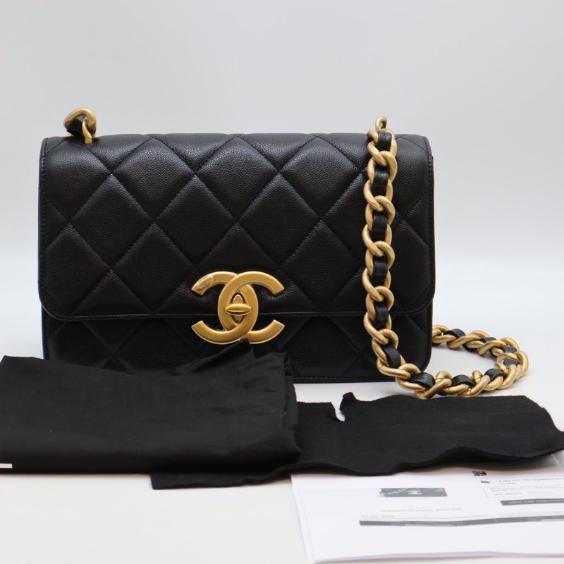 CHANEL 24A大雙C粒面牛皮口蓋包 - 黑金-16