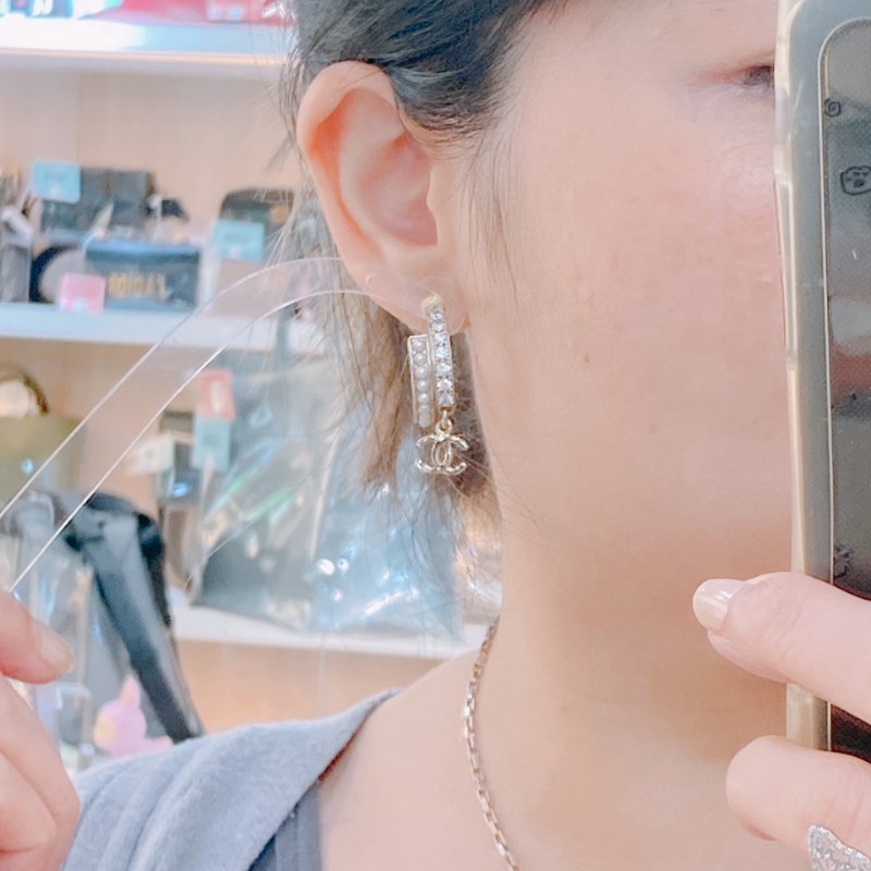 MS0489 Chanel 香奈兒 環形 耳環 水鑽 珍珠 金色  Crystal And Pearl CC Hoop Earrings Pearl x GHW-11