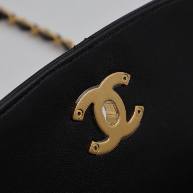 CHANEL 25P皮穿鍊滾邊口蓋包 - 黑金-4