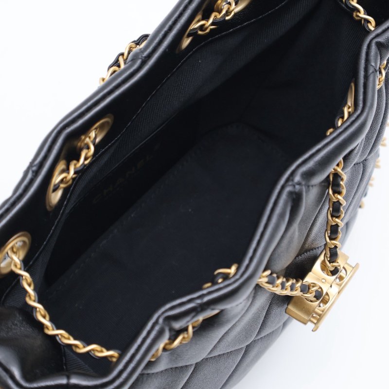 CHANEL 24B皮穿鍊滾邊抽繩水桶包 - 黑金-2