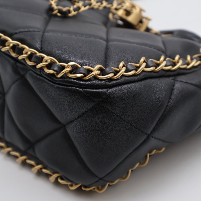 CHANEL 24B皮穿鍊滾邊抽繩水桶包 - 黑金-7
