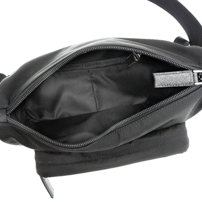 Prada Re-Nylon Saffiano 再生尼龍銀三角logo拉鍊雙層斜背包-中(2VH192-黑)-4