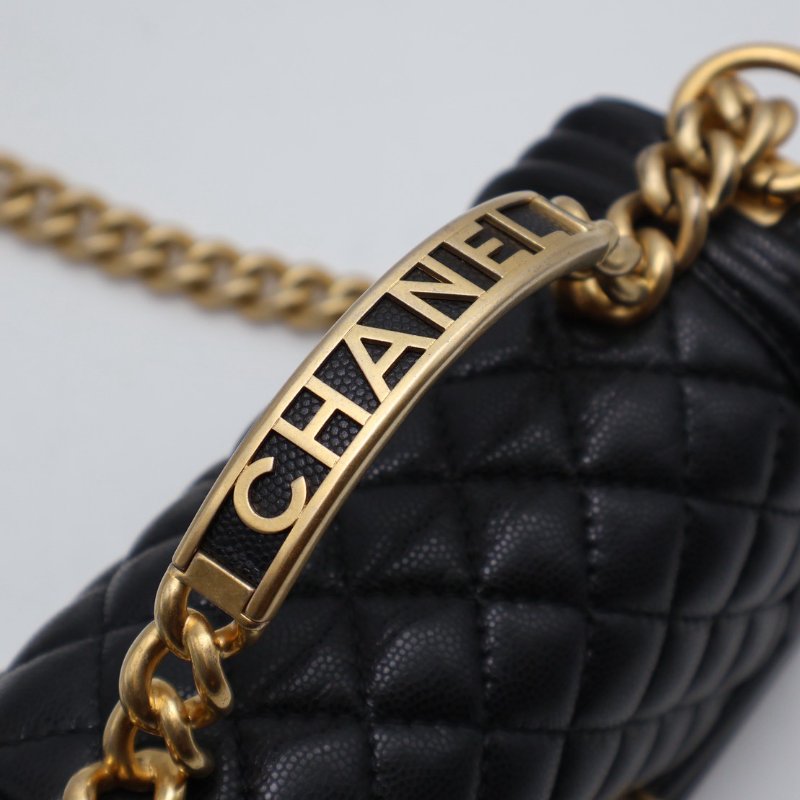 CHANEL 23B Handle boy 20  - 黑金-7