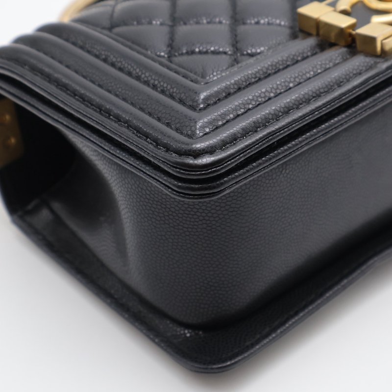CHANEL 23B Handle boy 20  - 黑金-12