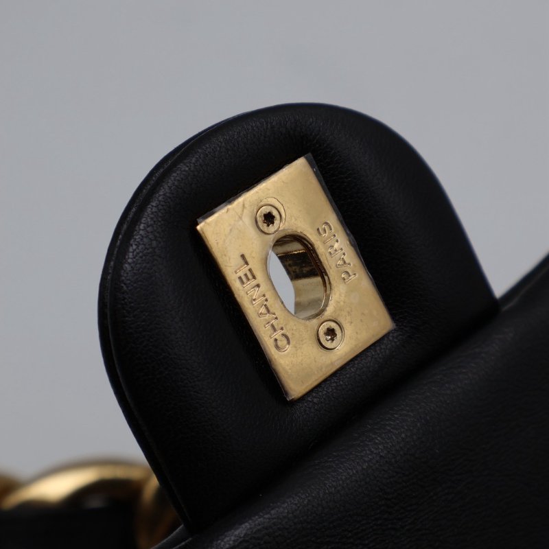 CHANEL 23P羊皮粗鍊單肩包 - 黑金-5