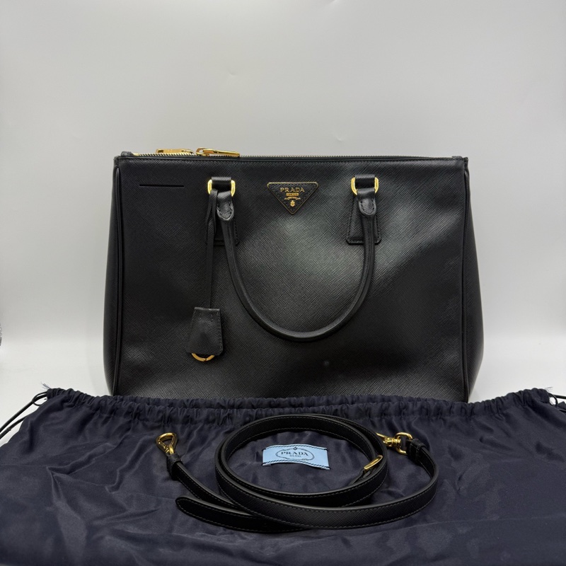 98新PRADA普拉達 殺手包 黑金 三角徽標 皮革 單肩手提包 女款 黑色 尺寸：35*25*16cm 有塵袋-0
