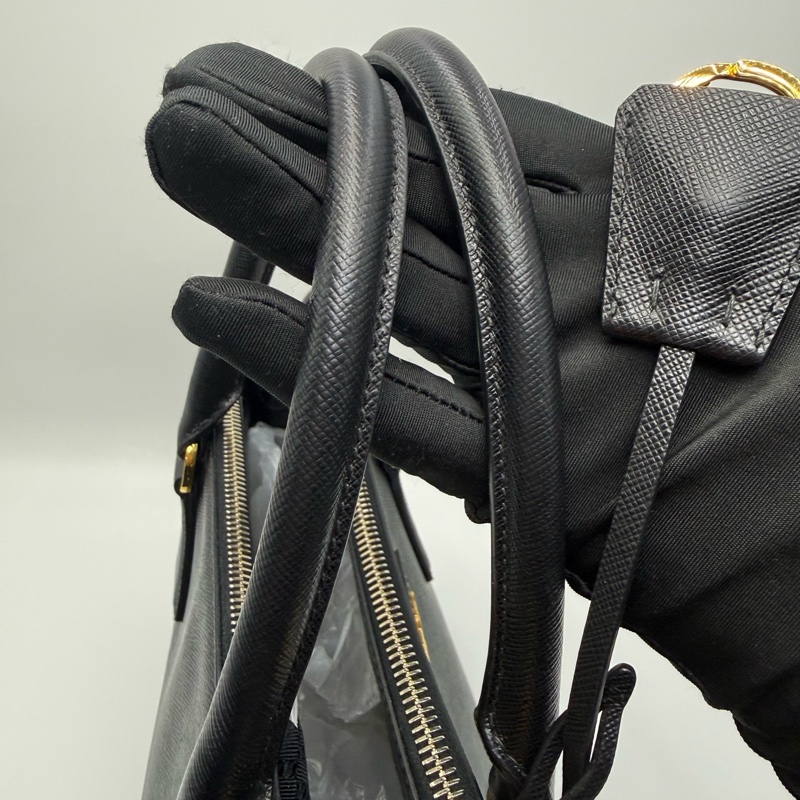 98新PRADA普拉達 殺手包 黑金 三角徽標 皮革 單肩手提包 女款 黑色 尺寸：35*25*16cm 有塵袋-6