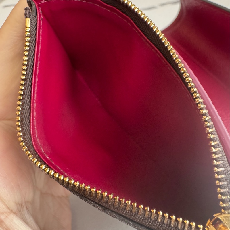 LV花紋內紅三折短夾  經典不敗的款式✨✨-29