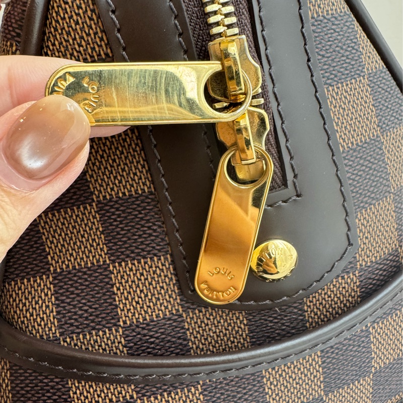 LV咖棋盤格手提包-13