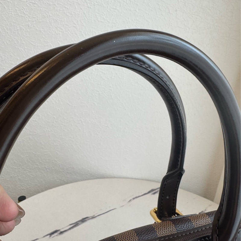 LV咖棋盤格手提包-22