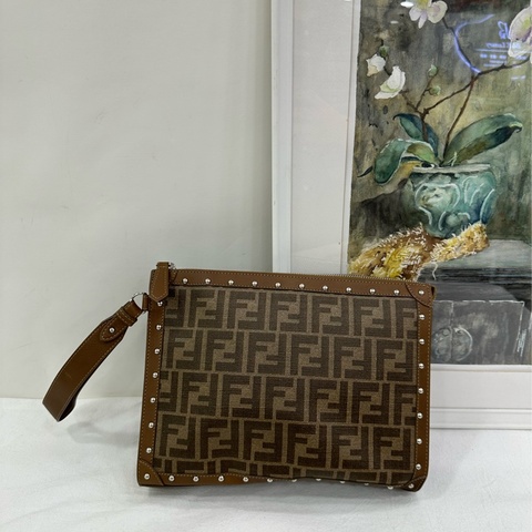 Fendi 雙F老花手拿包