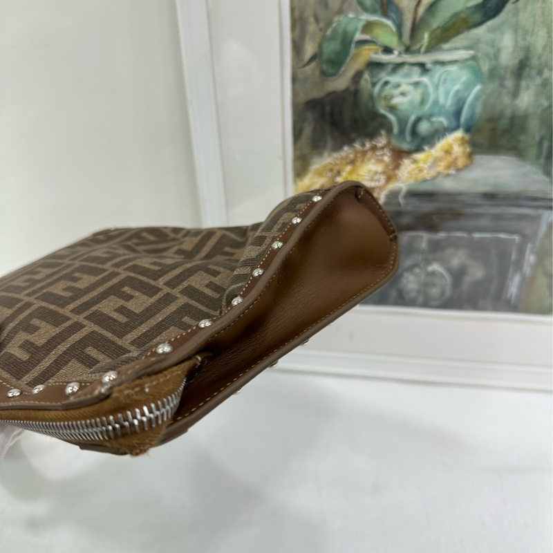 Fendi 雙F老花手拿包-2