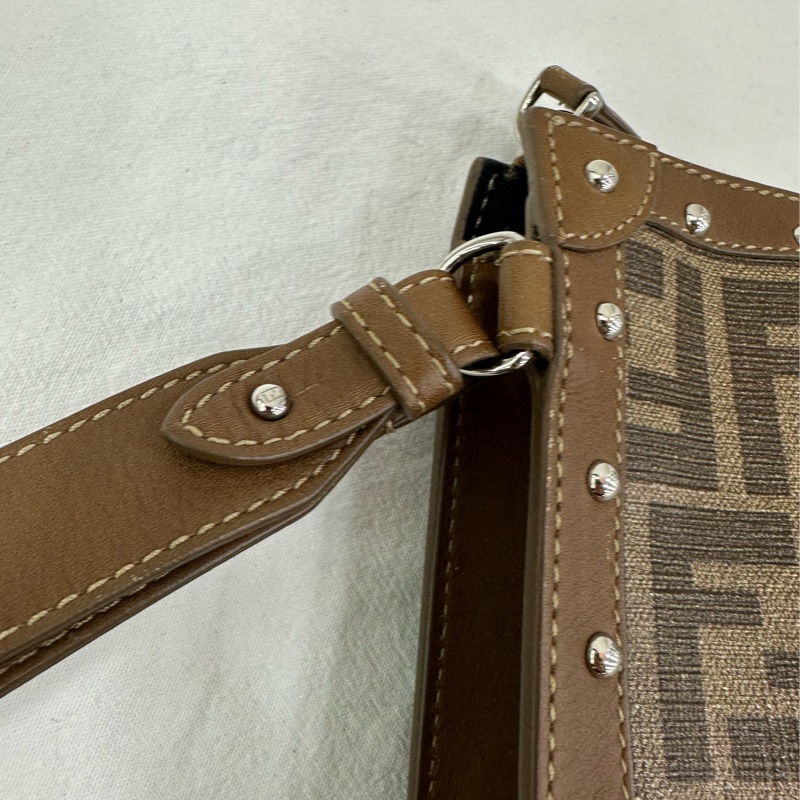 Fendi 雙F老花手拿包-6